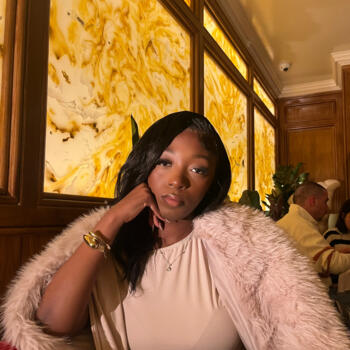 Babysitter in Croydon: Accacia