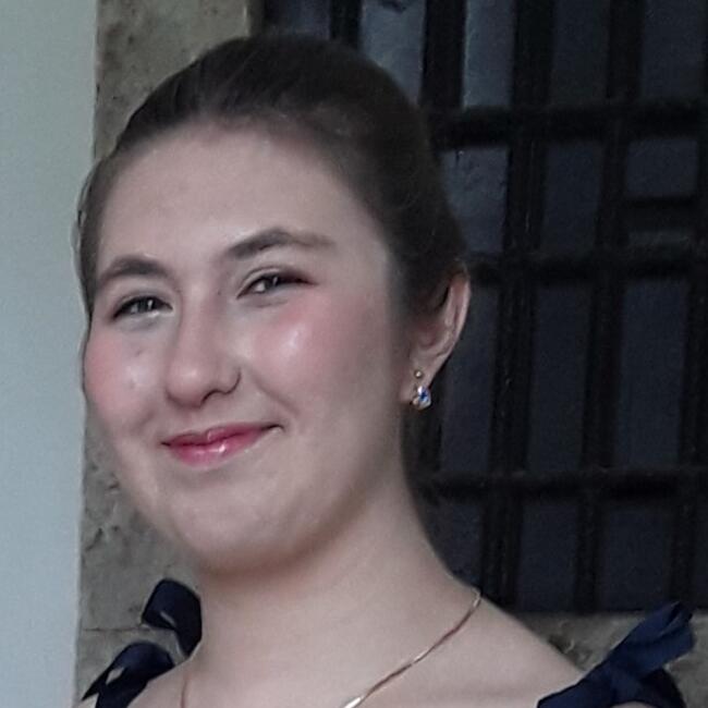 Babysitter in Beja: Maria