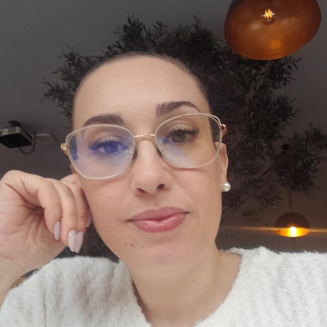 Babysitter in Baião: Tania