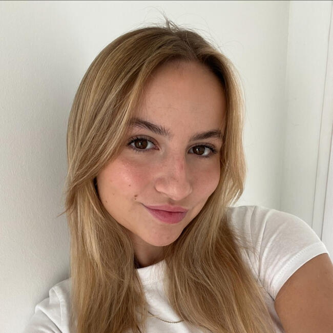 Babysitter in Boulogne-Billancourt: Chloé