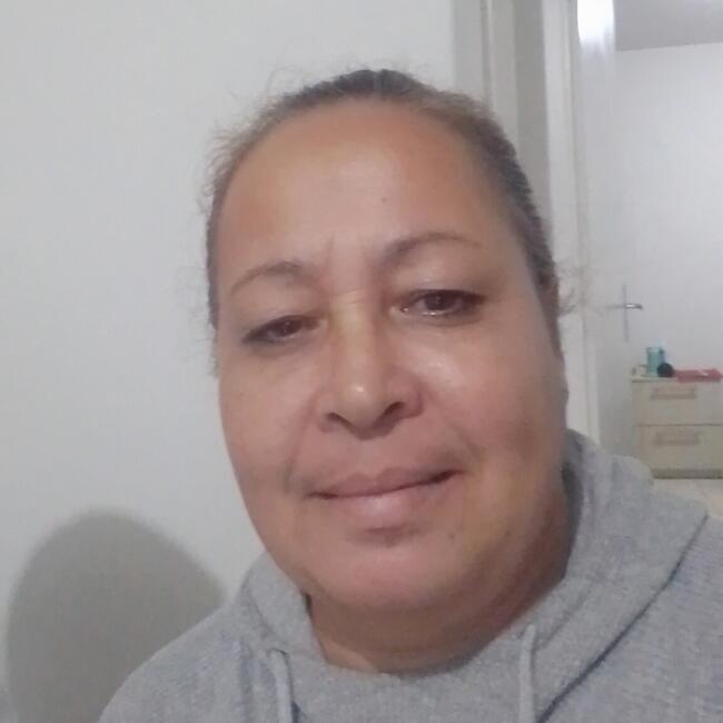 Babysitter in Tubarão: Lanna