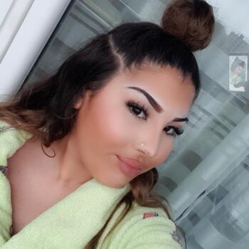 Babysitter in Champigny-sur-Marne: Shayneze