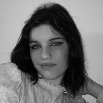 Babysitter Lavardac: Angelina