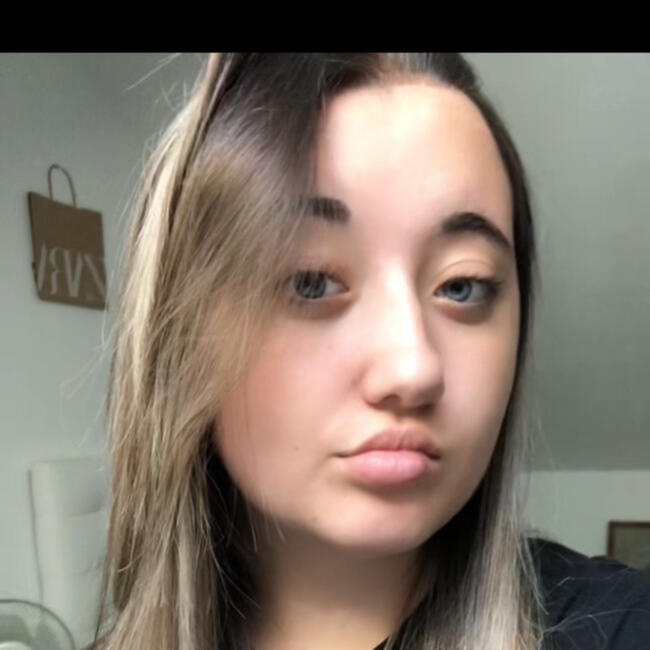 Babysitter in Châtellerault: Lisa