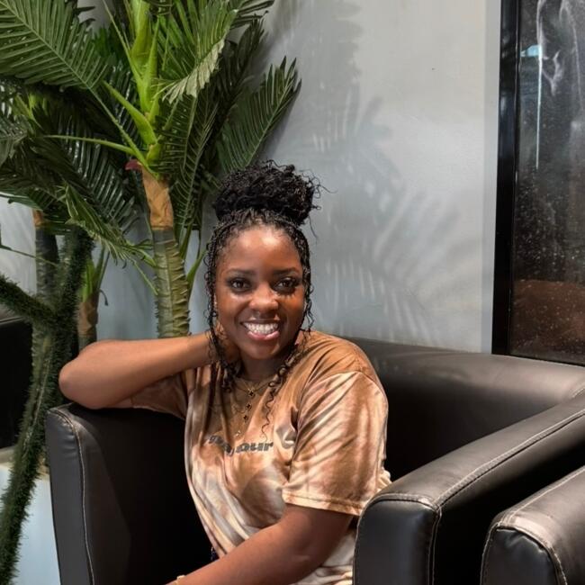 Babysitter in Ban Lak Chang: Angwi Wendi