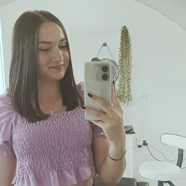 Babysitter in Jaraguá do Sul: Luna