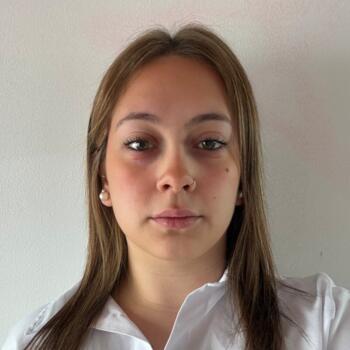 Babysitter Santiago de Compostela: Ariana Abril