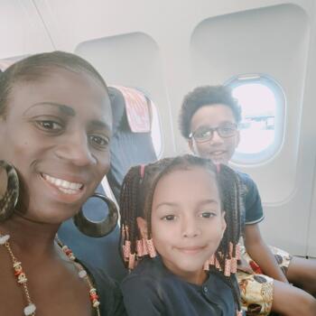 Job de garde d'enfants à Saint-Émilion: job de garde d'enfants Armelle