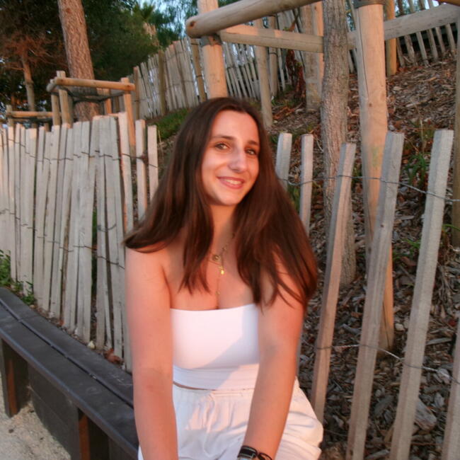 Babysitter in Marseille: Leonore