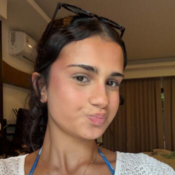 Babysitter in Brisbane: Isabella