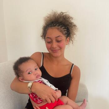 Babysitter Perth: Amara