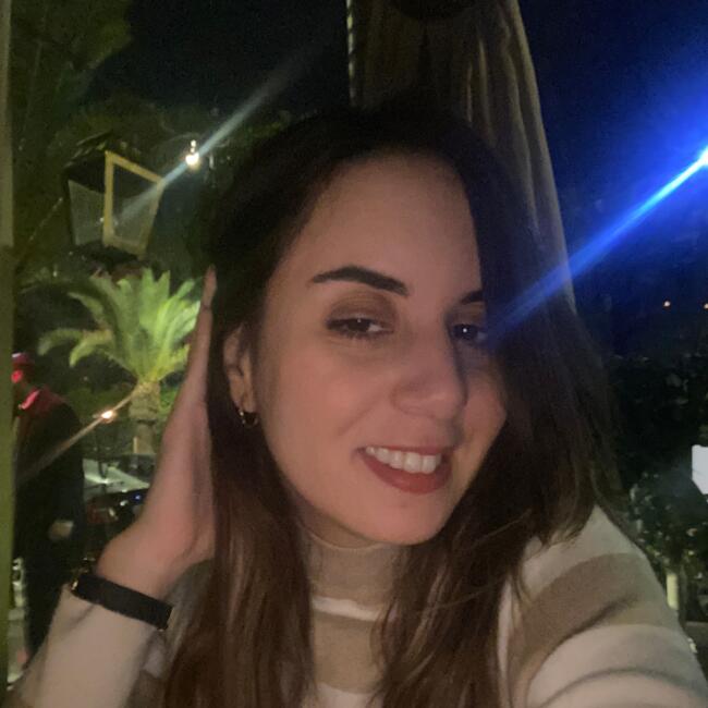 Babysitter in Paris: Khaoula