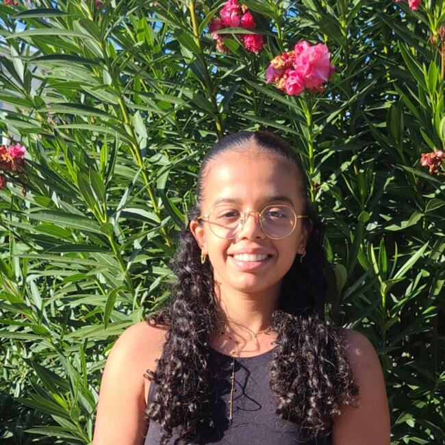 Babysitter in Marseille: Lorena