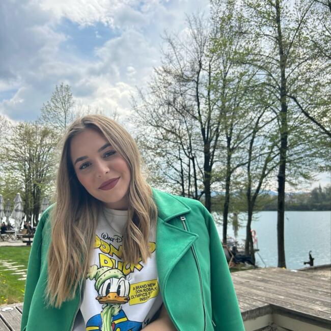 Babysitter in Ljubljana: Ava