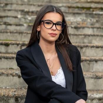Babysitter in Bourg-en-Bresse: Elsa