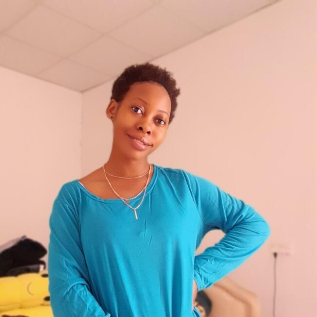 جليسة أطفال في أبوظبي: Namakula adiah