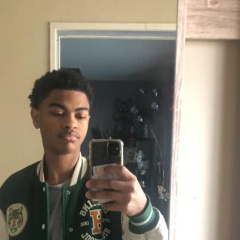 Baby-sitter Mont-de-Marsan: André