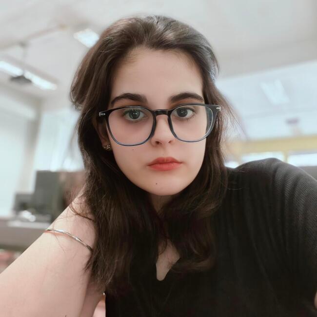 Babysitter in Lisbon: Maria