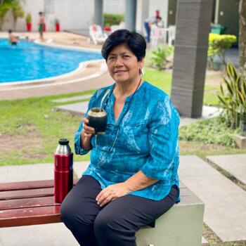 Babysitter in Santa Cruz: Esther