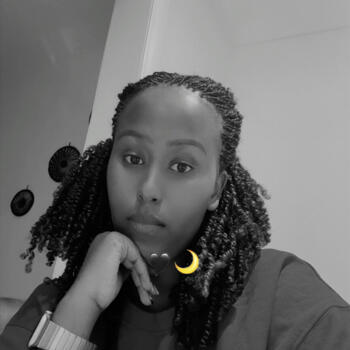 Babysitter in Hull: Umuhoza