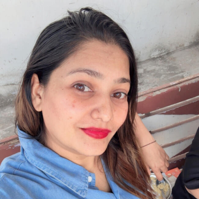 अहमदाबाद में बेबीसिटिंग की नौकरी: Parul