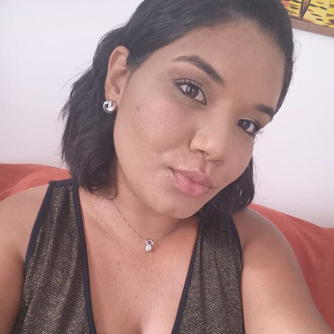 Emprego de babá em São José (São José): Joana