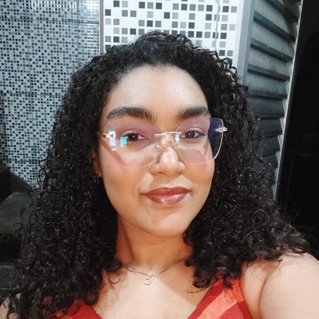 Babysitter in Belford Roxo: Caroline