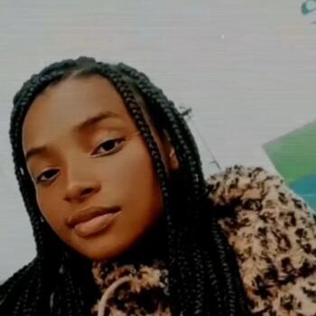 Babysitter in Porto Alegre: Lauren