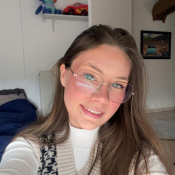 Babysitter in Saint-Christo-en-Jarez: Lea