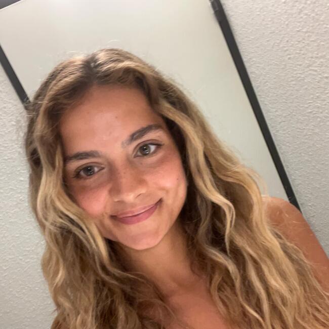 Babysitter in Paris: Chloé