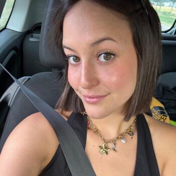 Babysitter in Saint-Rambert-d'Albon: Clara
