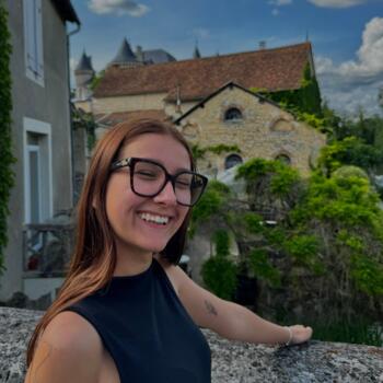 Babysitter in La Rochelle: Charlène