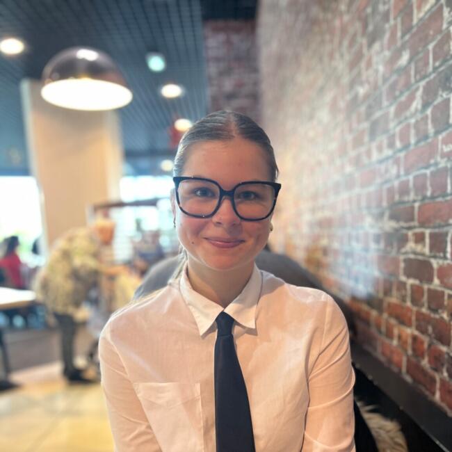 Babysitter in Caen: Clemence