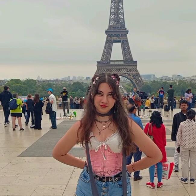 Babysitter in Replonges: Sarah