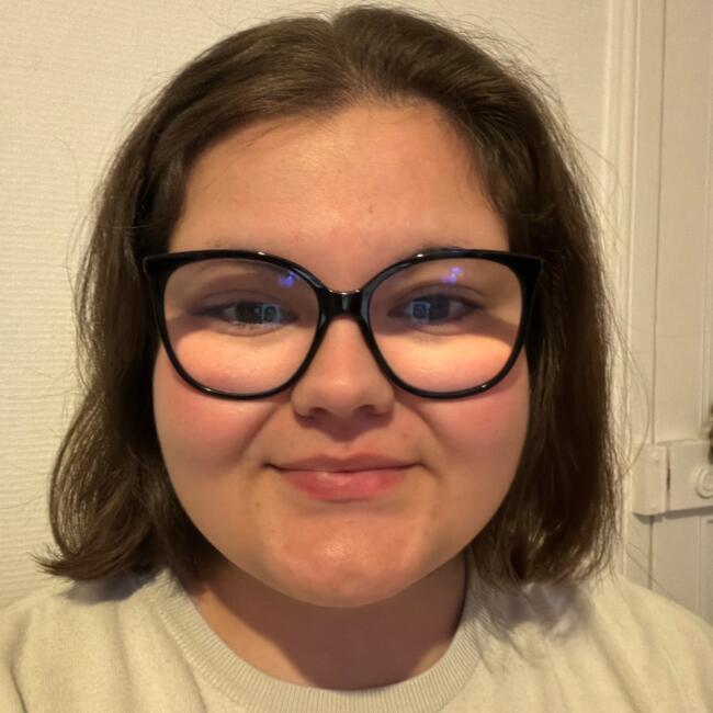 Babysitter in Champdeuil: Océane