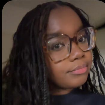 Babysitter in Nice: Ghjj