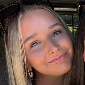 Babysitter in Wellington: Lauren