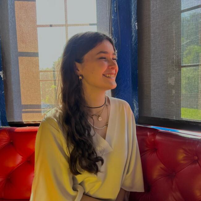 Babysitter in Amiens: Adèle