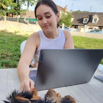 Babysitter in Paris: Jade