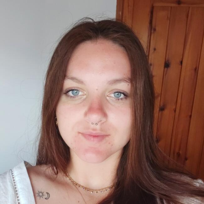 Babysitter in Échillais: Louna