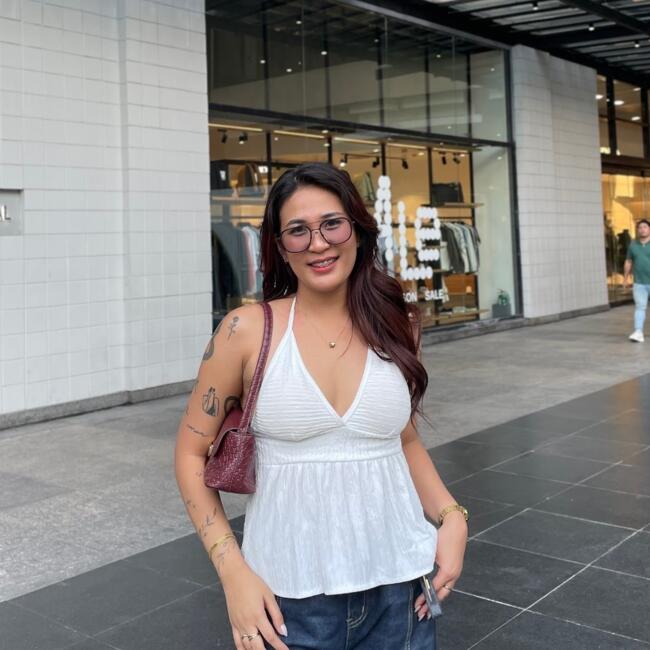 Babysitting job in Manila: Venus