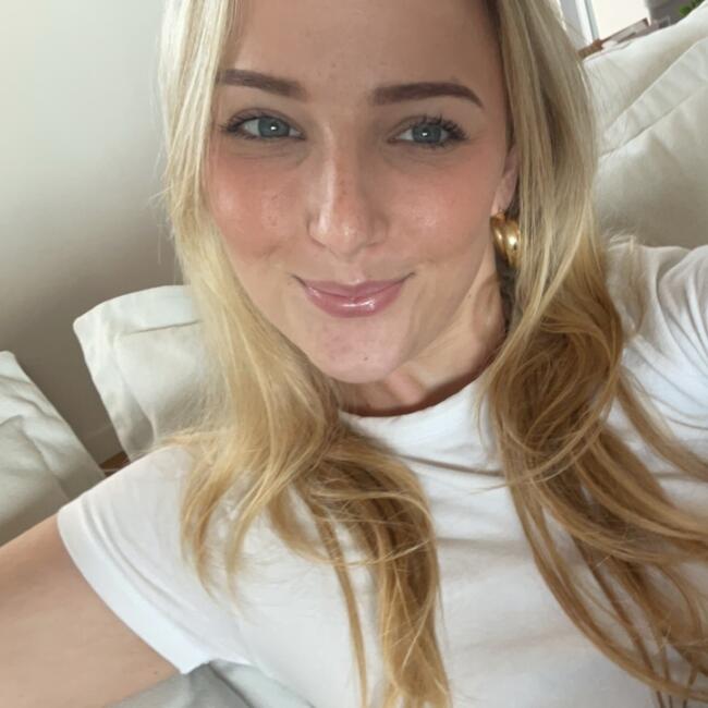 Babysitter in Sunshine Coast: Polly