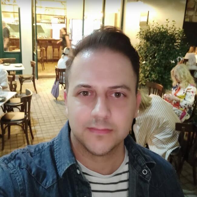 Δουλειά για babysitter στην περιοχή Κορυδαλλός: Νικόλαος