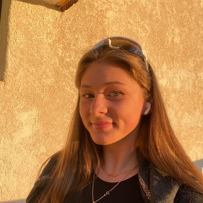 Babysitter in Aix-en-Provence: Charlotte