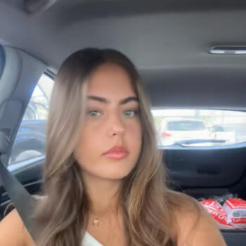 Babysitter em Gold Coast: Katie