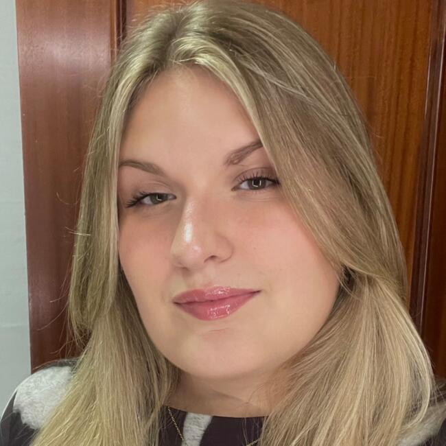 Nanny in Mancha Real: María Elena