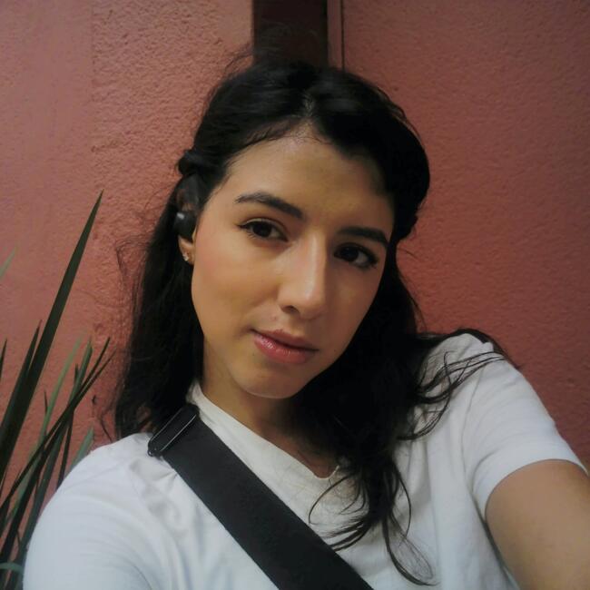 Babysitter in Curitiba: Ester Daniele