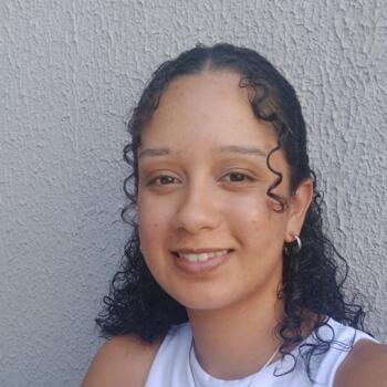 Babysitter Londrina: Eshley