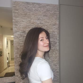 Babysitter in Budapest: Laura