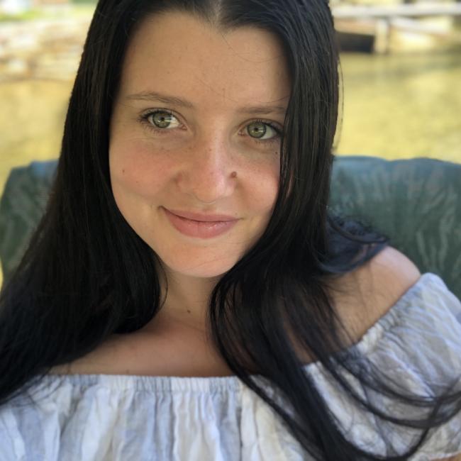 Babysitter in Sydney: Kayla